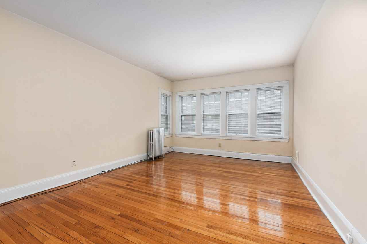 Overlook Manor - Photo 2 of 10