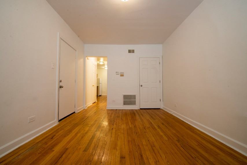 4301 W Potomac Ave - Photo 2 of 6