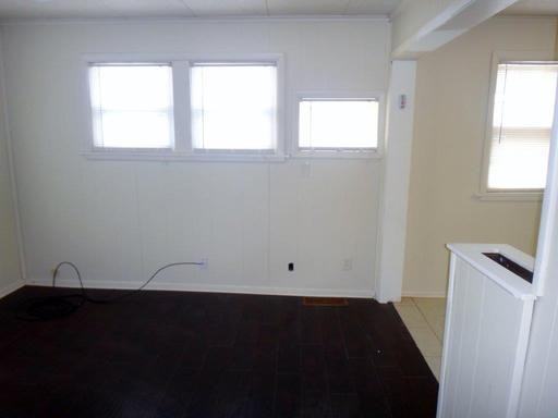 1013 SW 10th Ave - Photo 2 of 16