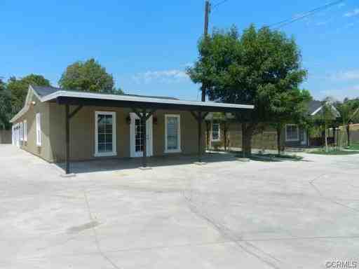 10711 48th St - Photo 2 of 14