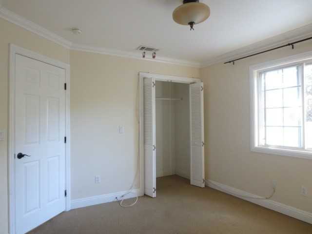 1961 N Summit Ave - Photo 3 of 6