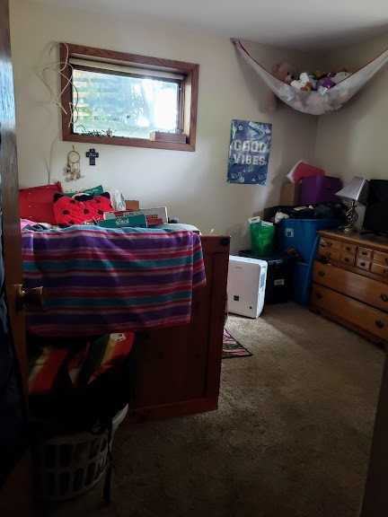 404 E 6th St - Photo 3 of 6