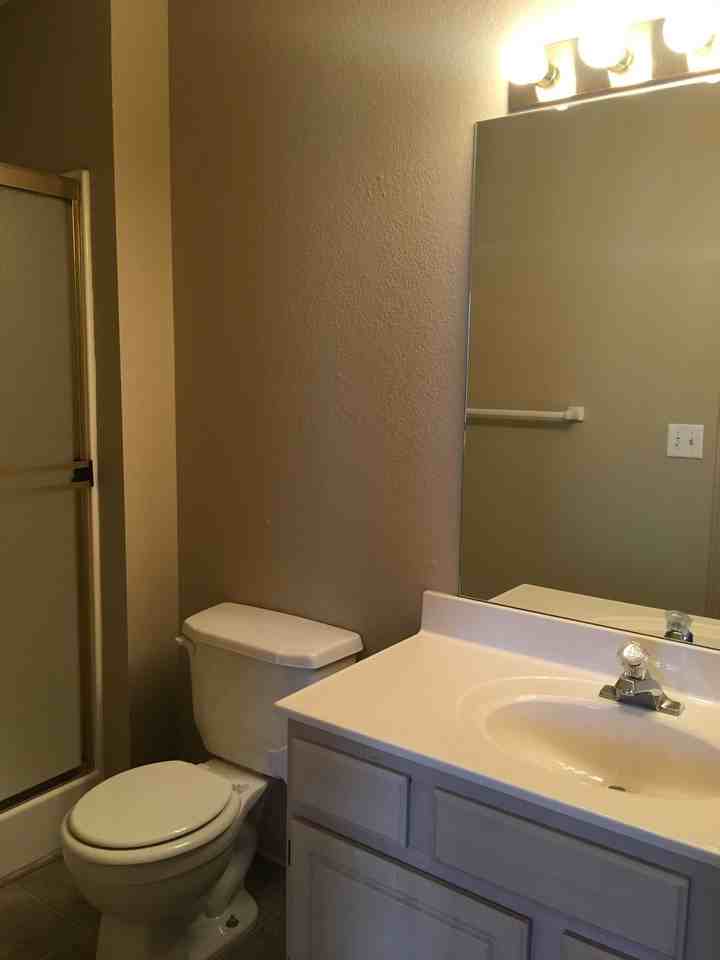 1101 Garden Dr - Photo 3 of 10
