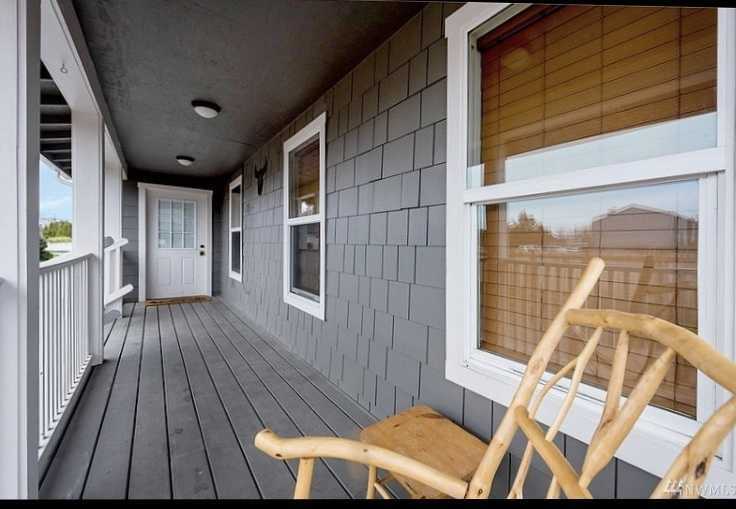 2644 Griffin Ave - Photo 2 of 10