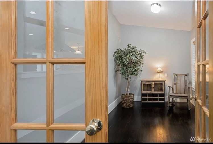 2644 Griffin Ave - Photo 3 of 10