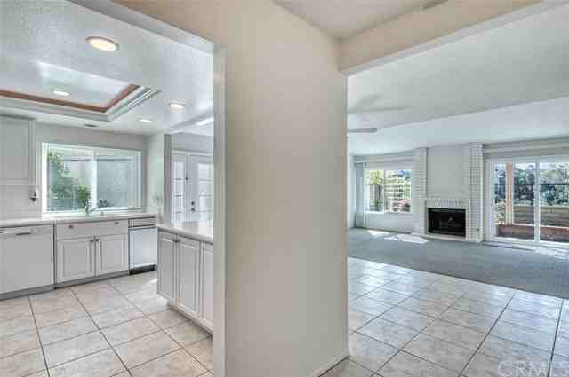 28286 Zurburan - Photo 3 of 18