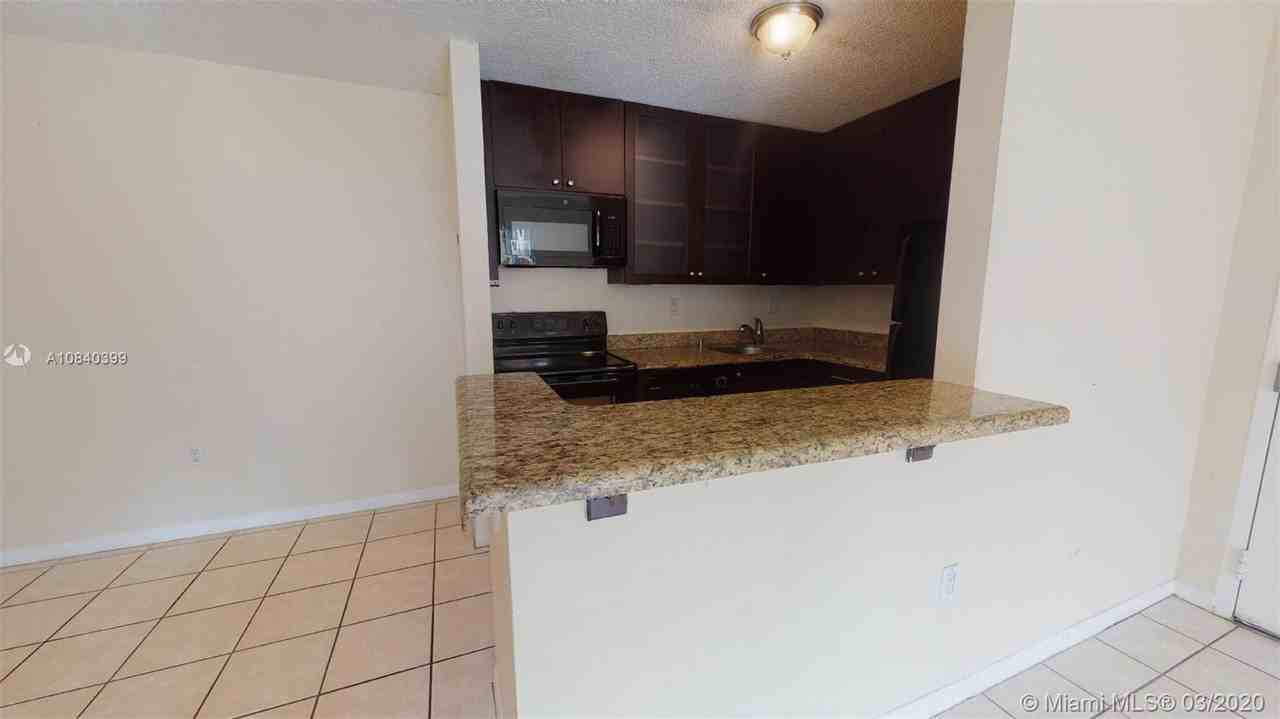 15620 Southwest 80th Street - Photo 3 of 11