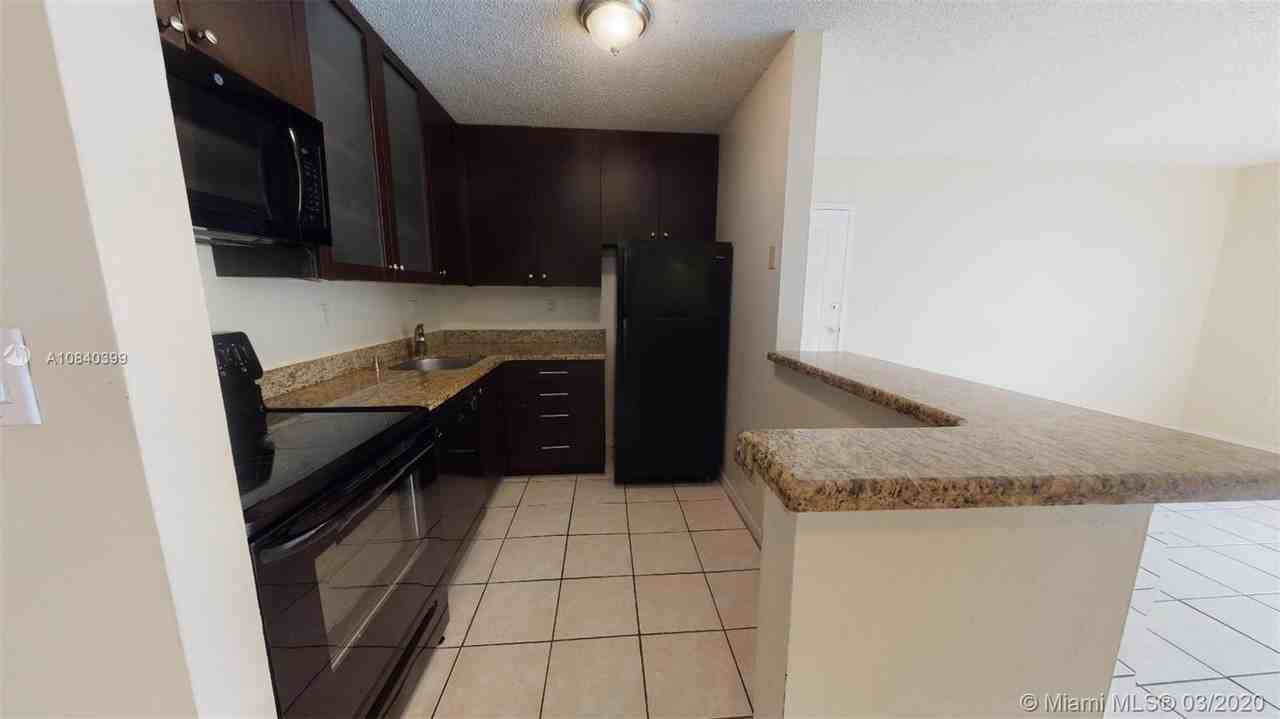 15620 Southwest 80th Street - Photo 2 of 11