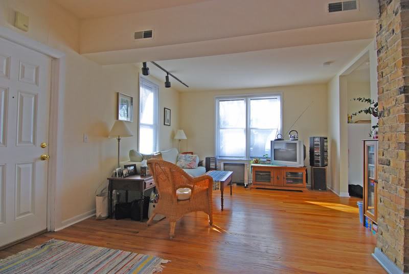 1846 W School St - Photo 2 of 9