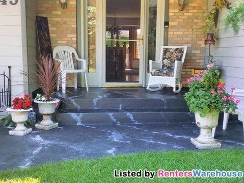 1245 Center St N - Photo 3 of 15