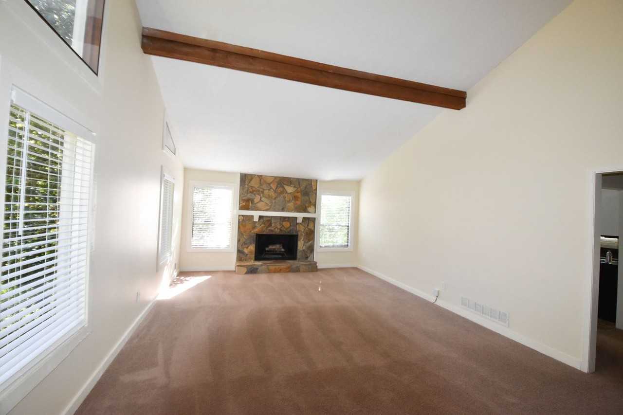 3932 Fairington Dr - Photo 2 of 17