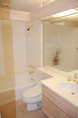 11511 Coloma Rd - Photo 2 of 12