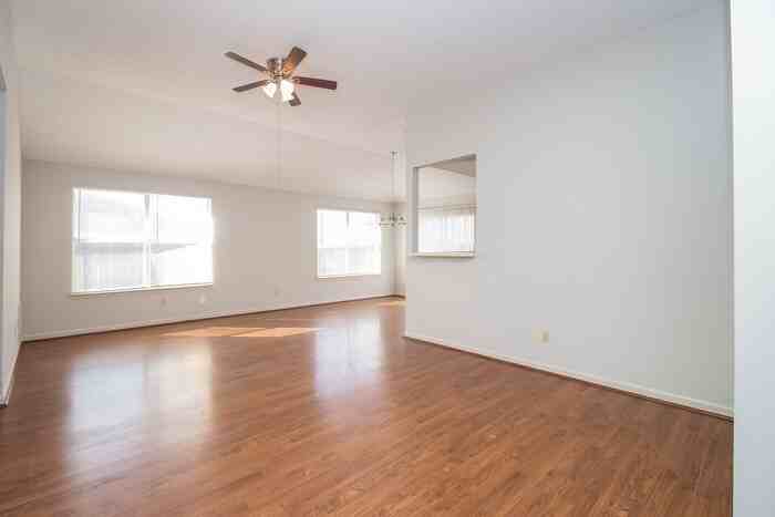 214 Deer Bridge Drive - Photo 2 of 8