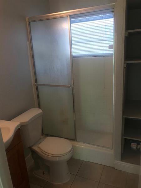 920 Northeast 40th Street #2 - Photo 3 of 5