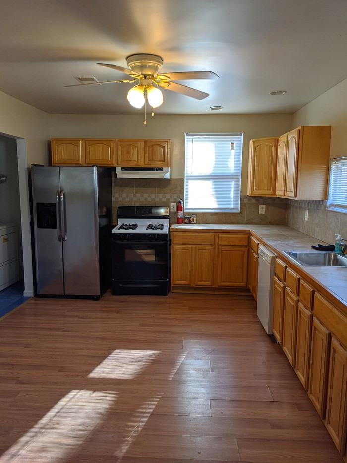 113 Linden Terrace - Photo 2 of 24