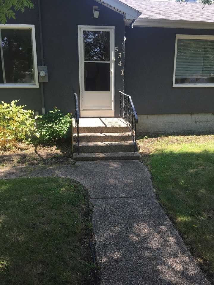 5341 43 Avenue - Photo 2 of 35