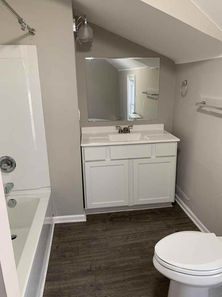 941 Davis Avenue Northwest #2 - Photo 3 of 9