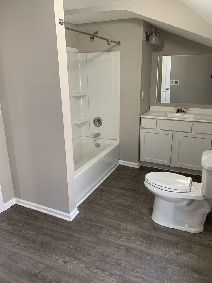 941 Davis Avenue Northwest #2 - Photo 4 of 9