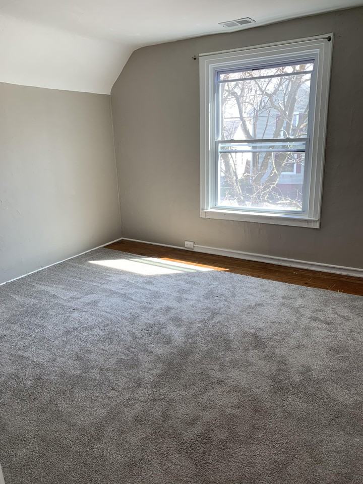 941 Davis Avenue Northwest #2 - Photo 5 of 9