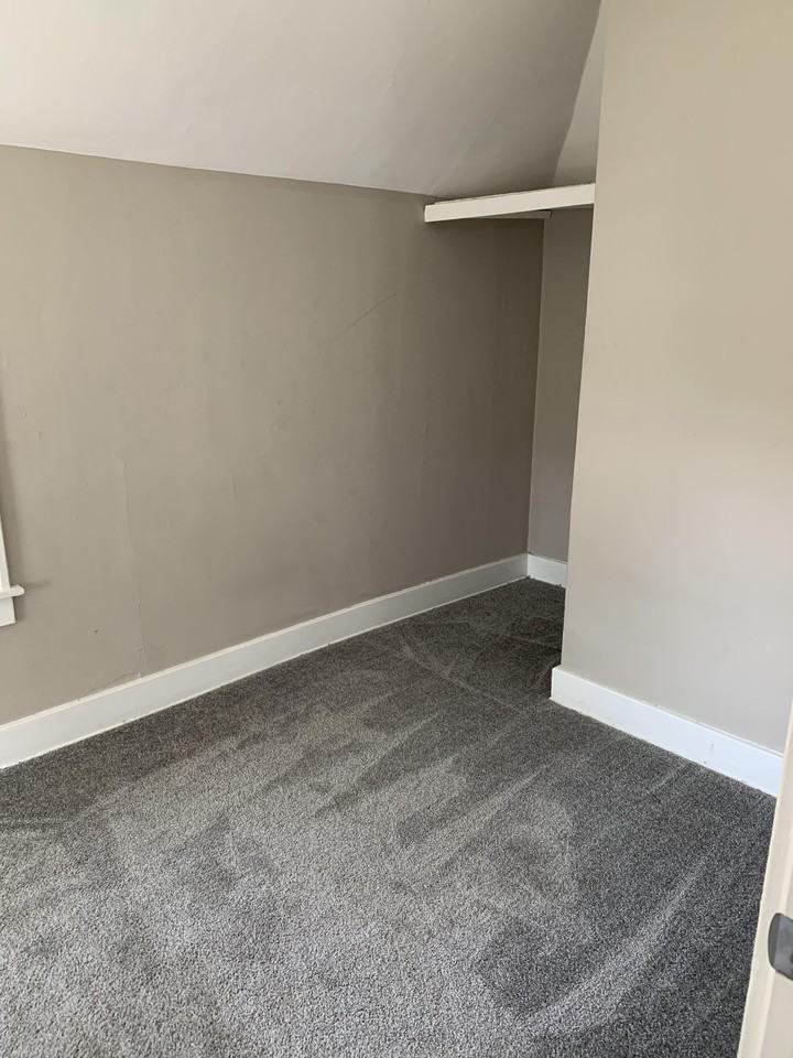 941 Davis Avenue Northwest #2 - Photo 7 of 9