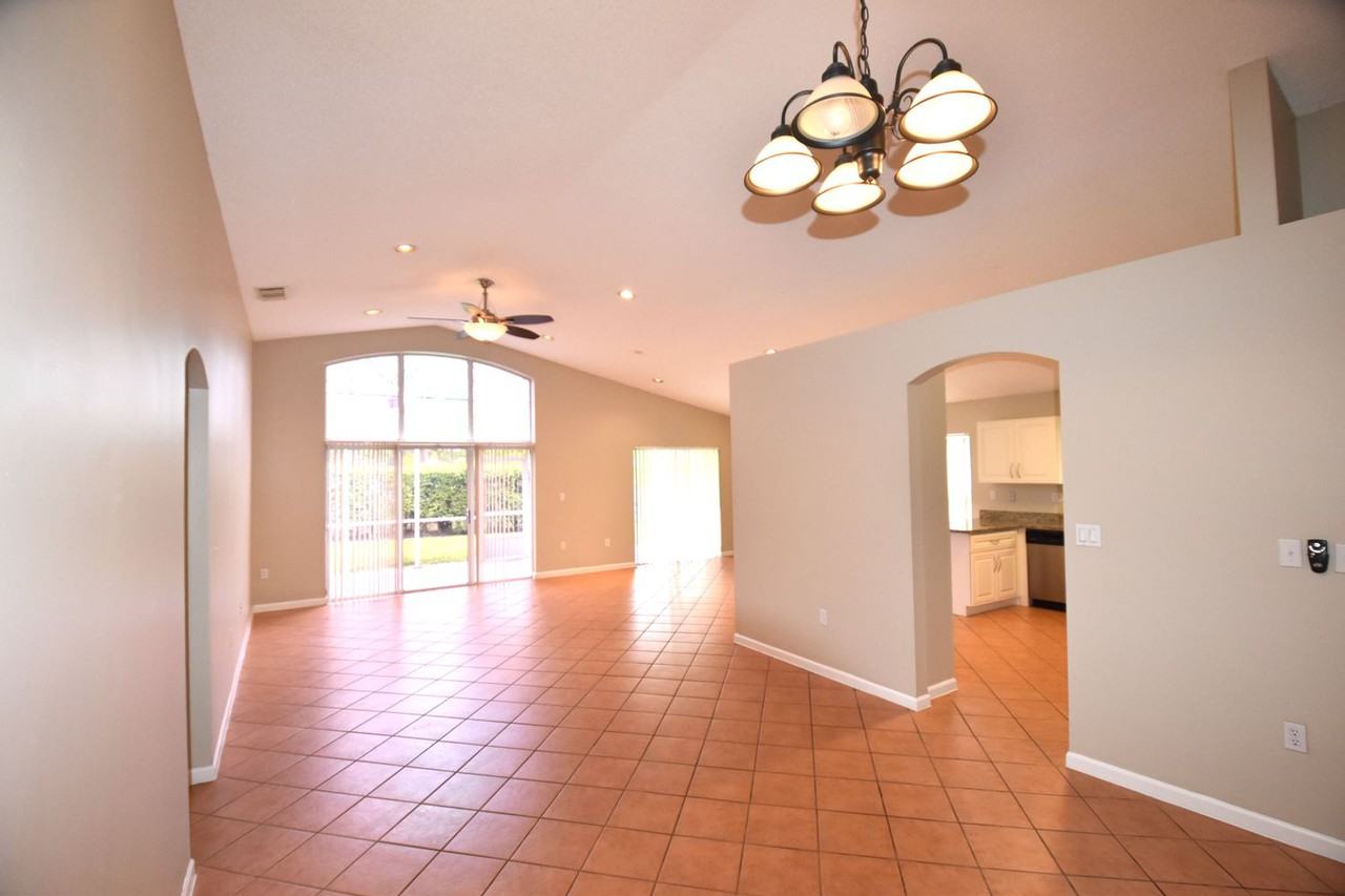 16565 Nw 6th St - Photo 3 of 23