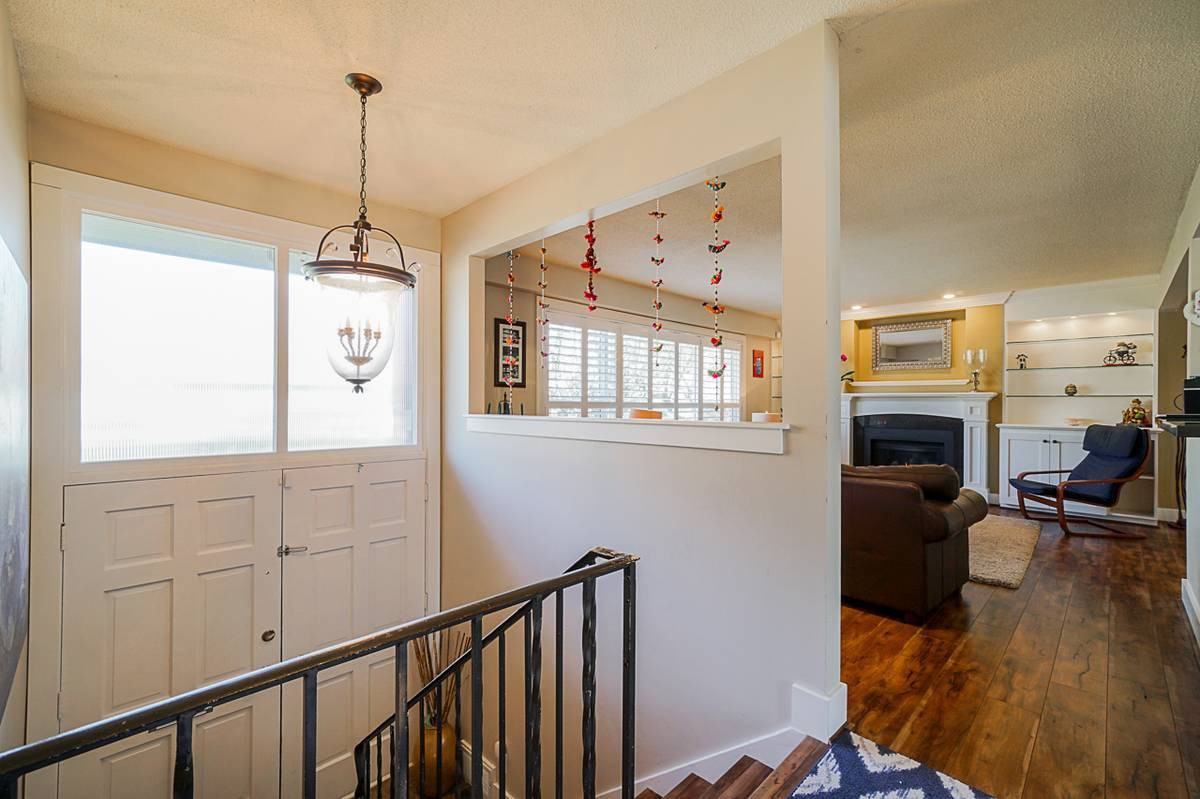 4926 4 Ave - Photo 2 of 23