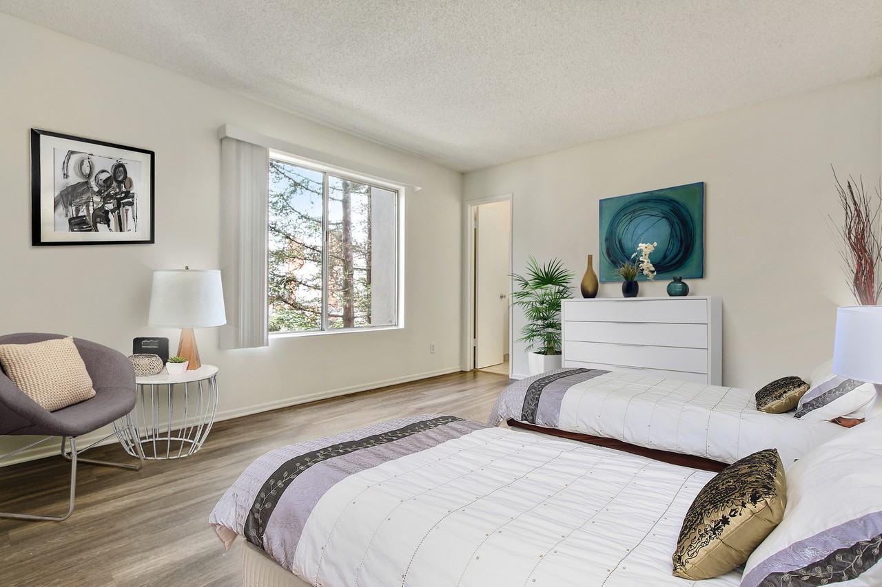 The Kelton Arms - Photo 5 of 50