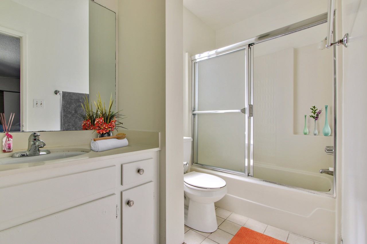 The Kelton Arms - Photo 6 of 50