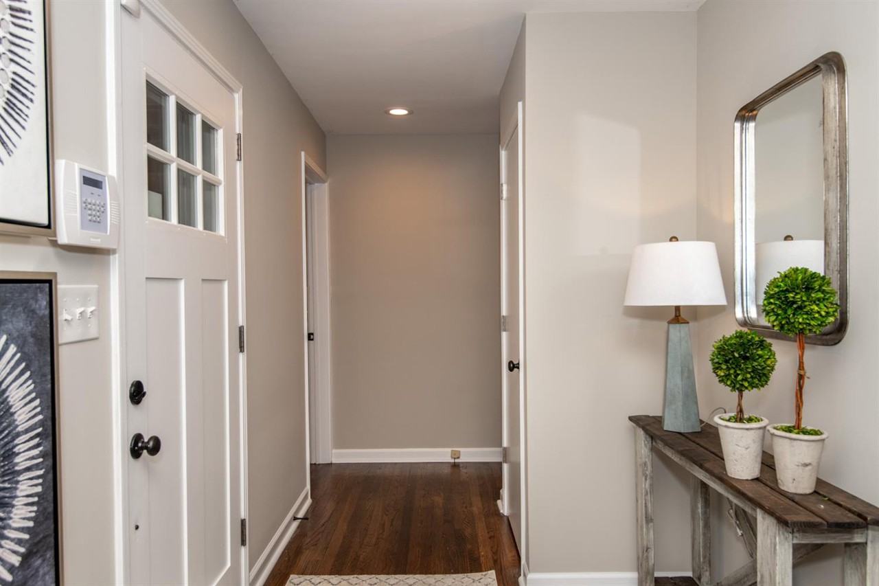 7809 Greenbriar Ln - Photo 3 of 24