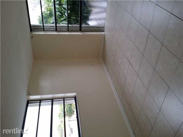 16950 W Dixie Hwy - Photo 3 of 9