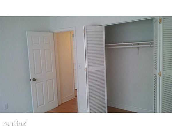 11930 NE 19th Dr - Photo 3 of 36