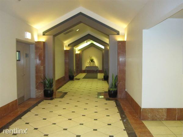 1212 N La Salle Dr - Photo 3 of 4