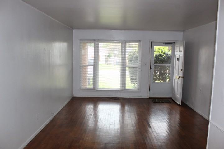 1500 Carlisle Court - Photo 2 of 11