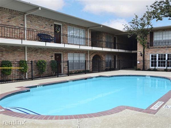 Chimney Rock & Braeswood - Photo 2 of 8