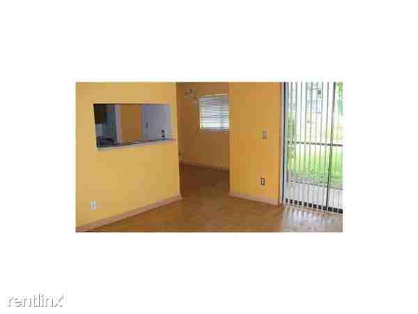 4044 NW 87th Ave - Photo 3 of 11