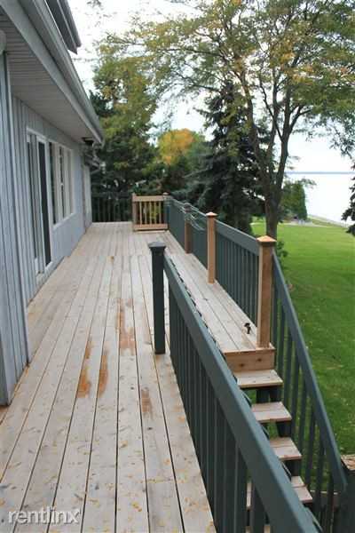 3141 Nicolet Dr - Photo 3 of 10