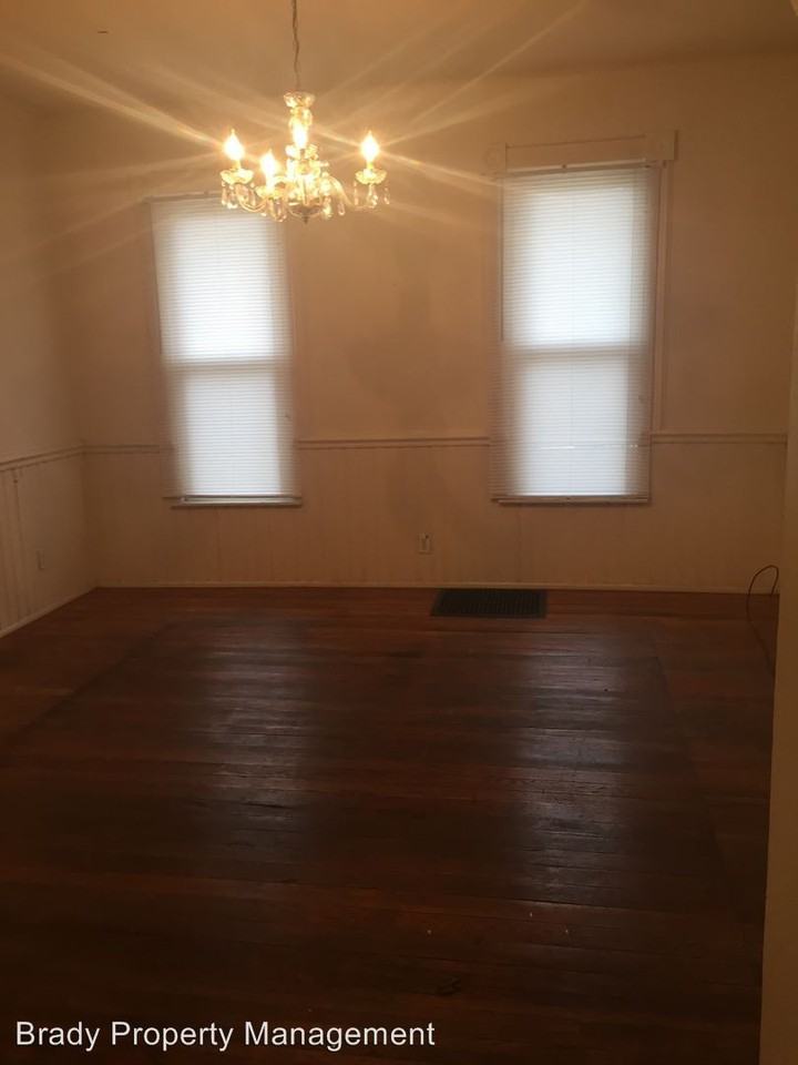 920 N. Oak - Photo 2 of 15