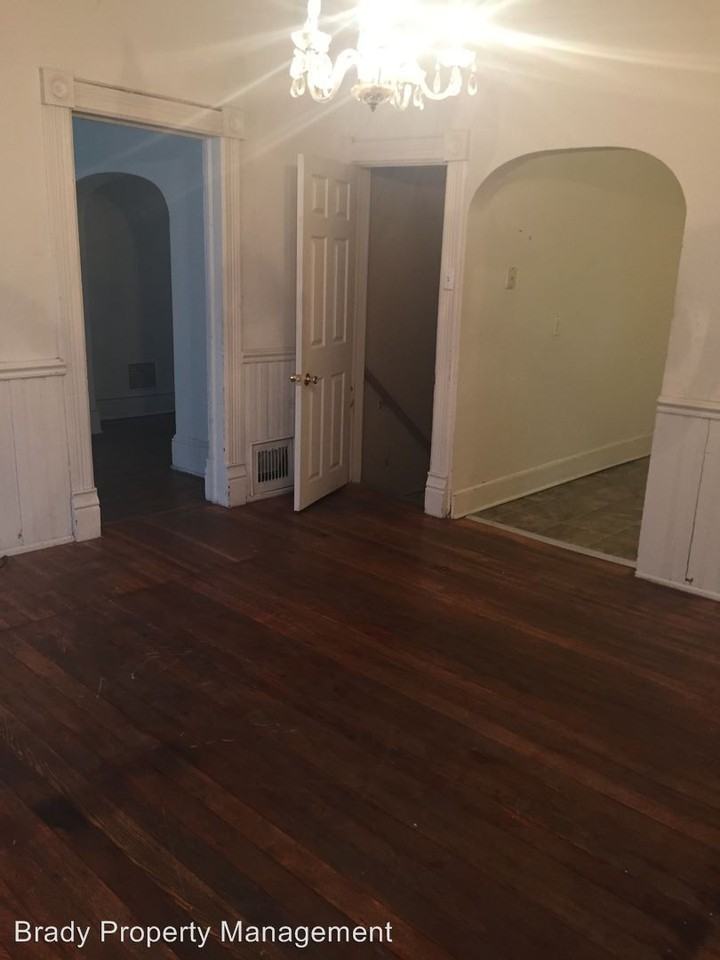 920 N. Oak - Photo 3 of 15