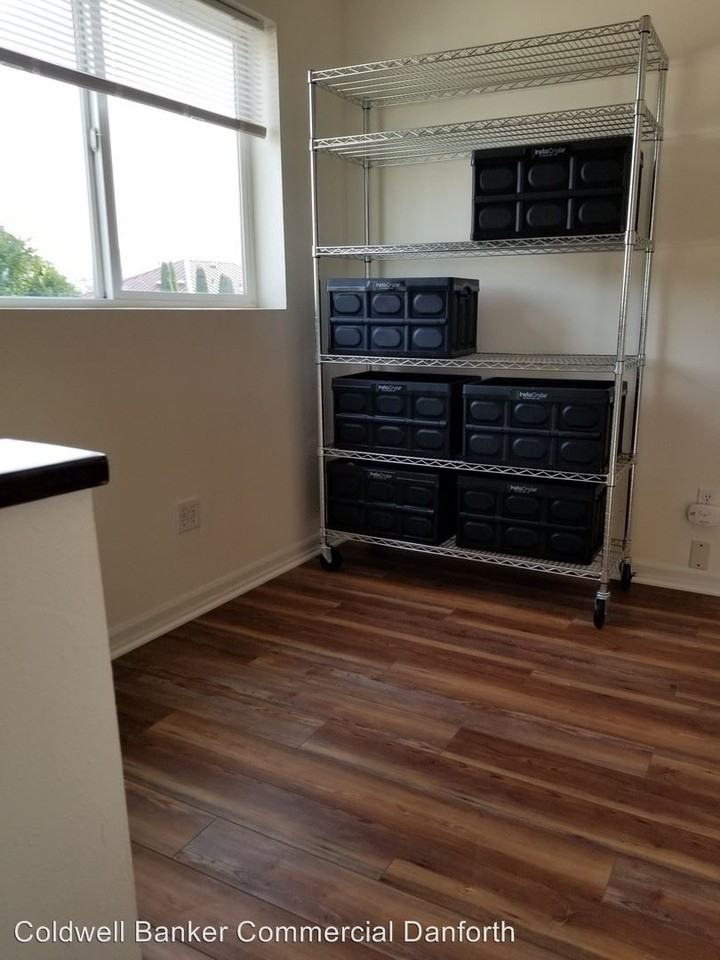 122 South Baker St - Photo 2 of 12