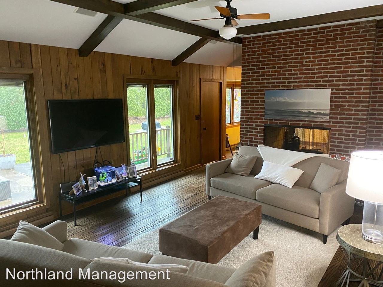 325 W Nokomis Ct - Photo 2 of 2