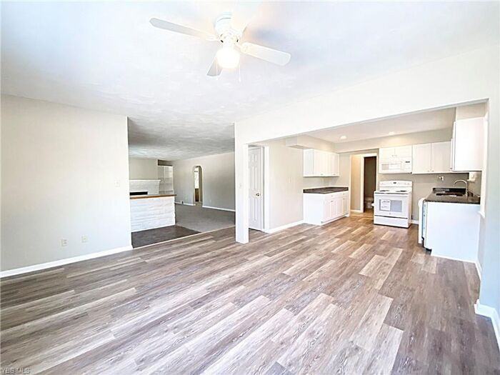 71 Sivon Drive - Photo 2 of 18