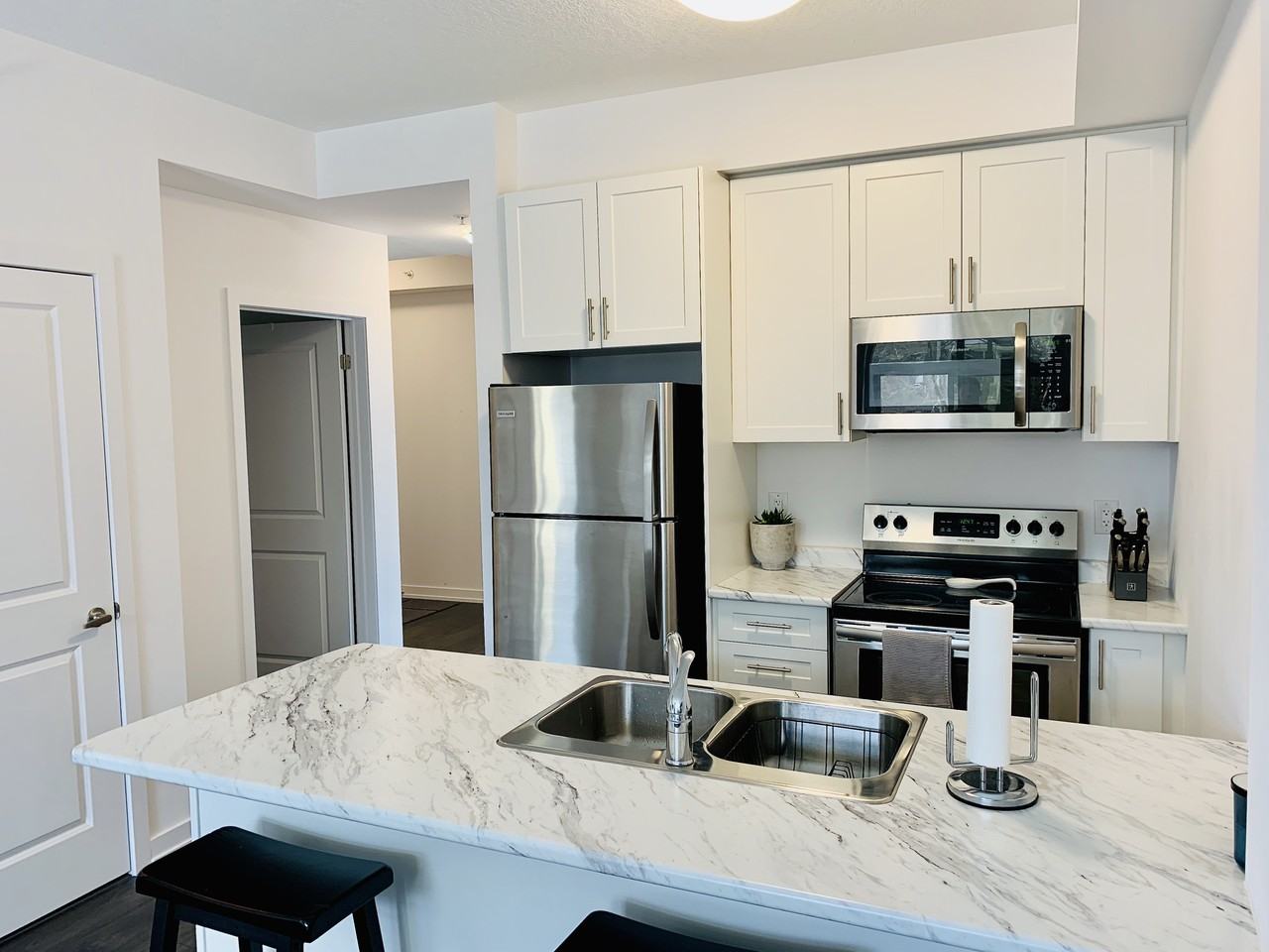 81 Robinson Street - Photo 2 of 10