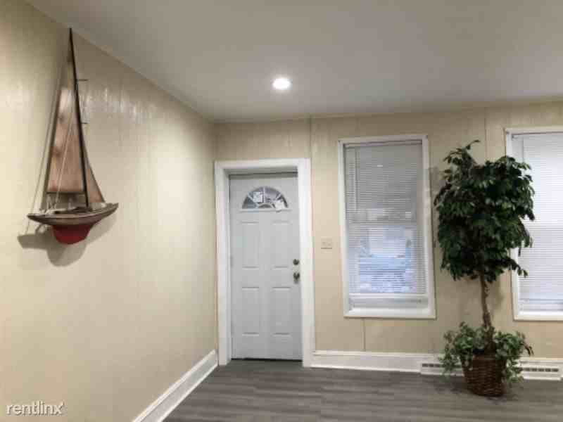 123 Kent Street - Photo 2 of 14