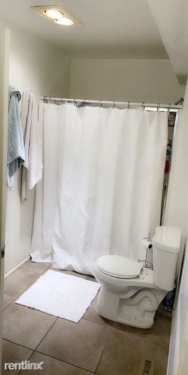 3926 1/2 1/2 California St Ll - Photo 3 of 11