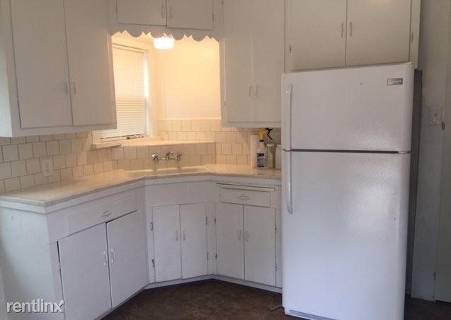 5325 Howard St - Photo 2 of 6