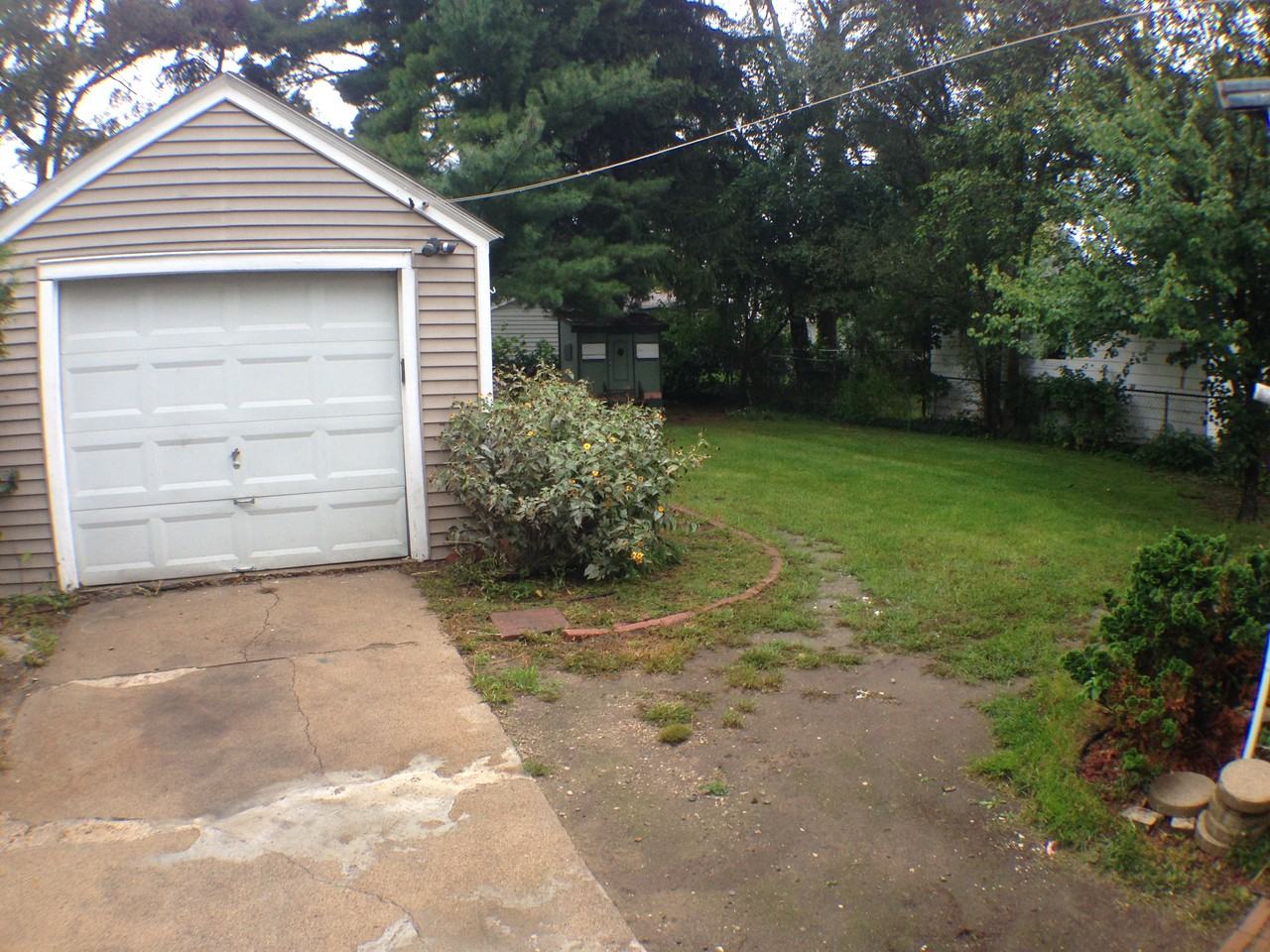 1207 Alger St SE - Photo 3 of 15