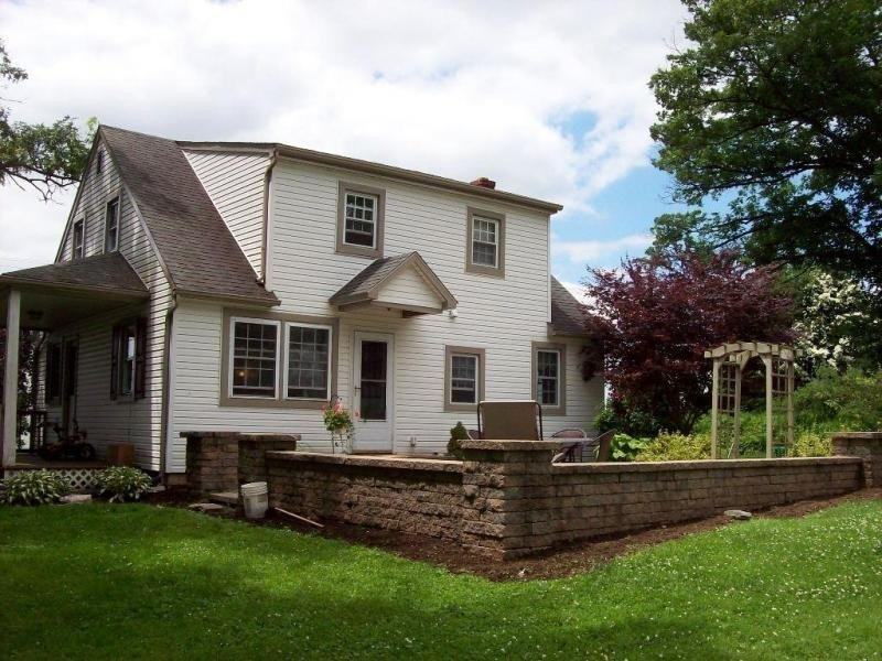 1623 Lancaster Pike - Photo 2 of 15