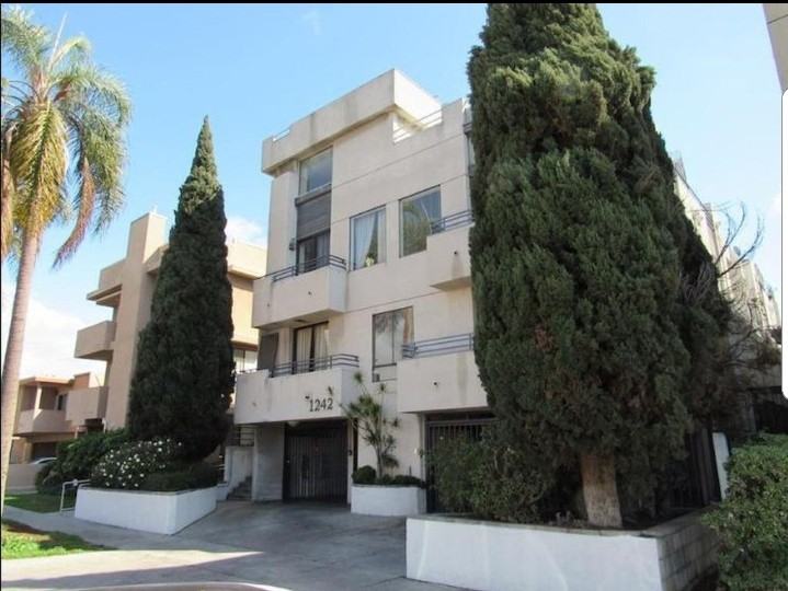 S Holt - Photo 3 of 24