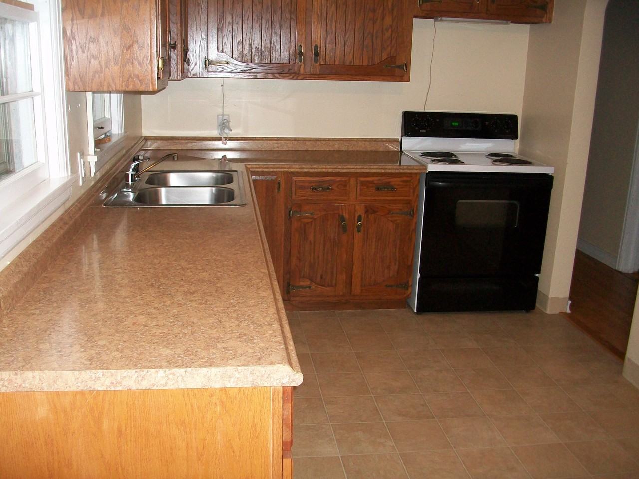 421 NW 17th Ave - Photo 3 of 8