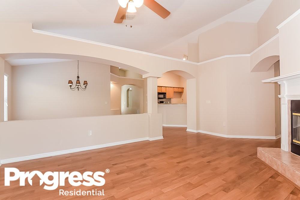 6911 Jamestown Manor Dr - Photo 2 of 14